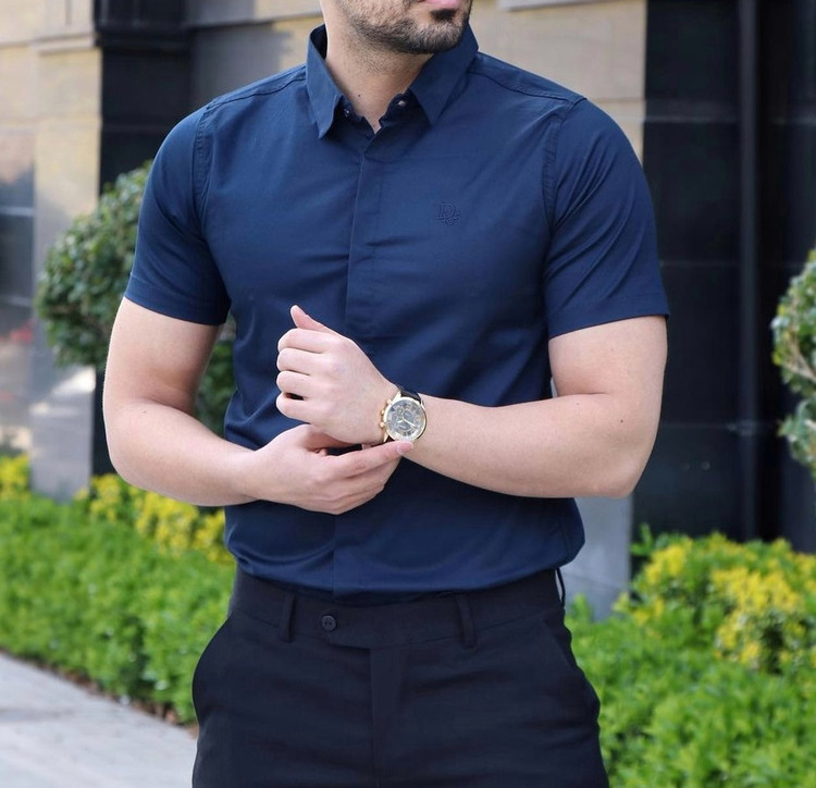 پیراهن آستین کوتاه مردانه تک رنگ با تنخوری و کیفیتی بسیار عالی